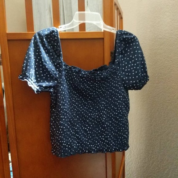 [M] Smocked Polka Dot Puffy Sleeved Crop Top - Picture 4 of 4